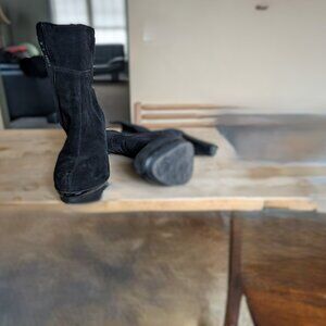 Beautiful La Canadienne booties